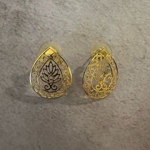 Vintage gold earrings